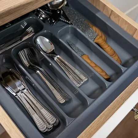 Angel 2bdrm Modern *