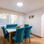 Angel 2bdrm Modern Apartamento