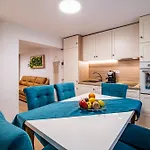 Angel 2bdrm Modern Apartamento Varna
