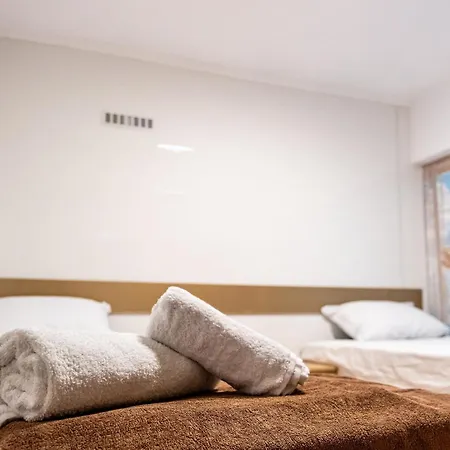 Angel 2bdrm Modern דירה וארנה